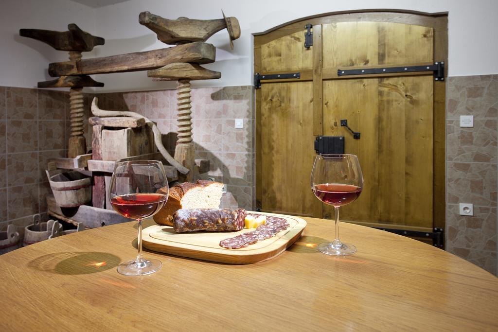 Vineyard Cottage Lustek Novo Mesto Kamer foto