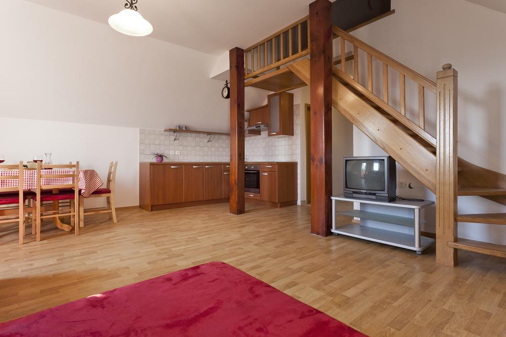 Vineyard Cottage Lustek Novo Mesto Kamer foto